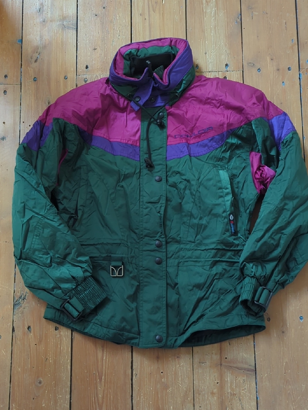 231-EUC Vintage Couloir Green Ski Jacket with Vibrant Pink And Purple